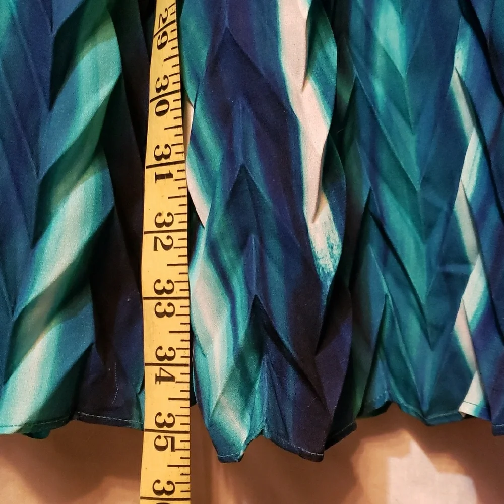 Chic Navy and Teal Skirt - Picture 2 of 7